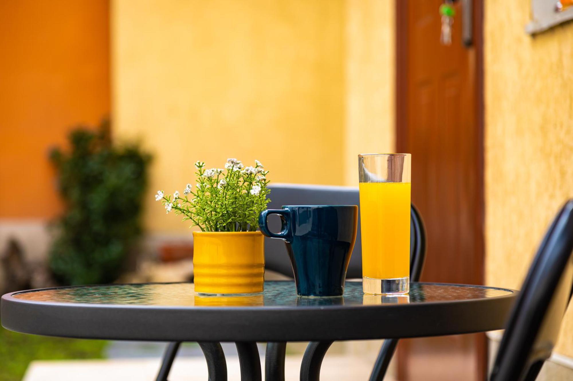'Little Little' House In The Town Center & Parking Apartment Plovdiv Ngoại thất bức ảnh